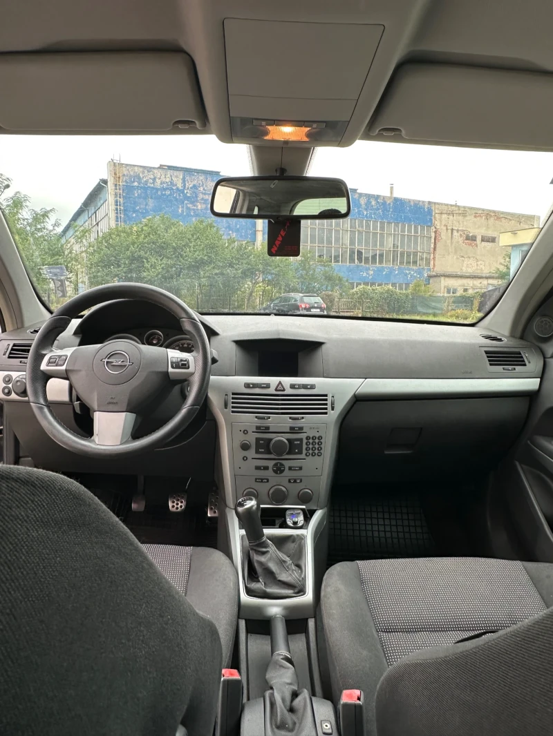 Opel Astra 1.9CDTI, снимка 9 - Автомобили и джипове - 53327907