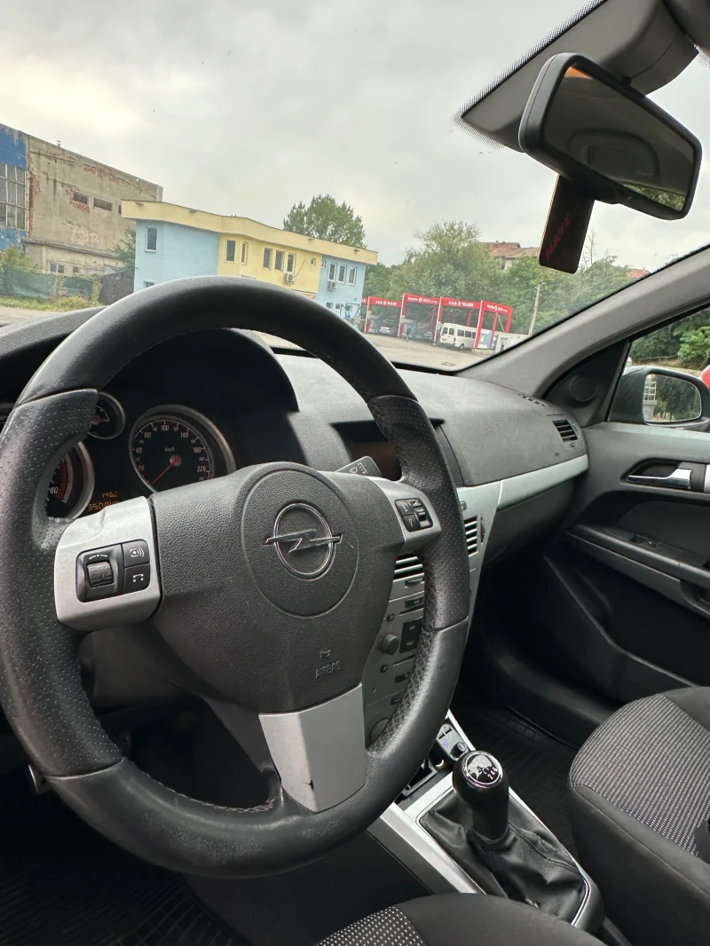Opel Astra 1.9CDTI, снимка 6 - Автомобили и джипове - 53327907
