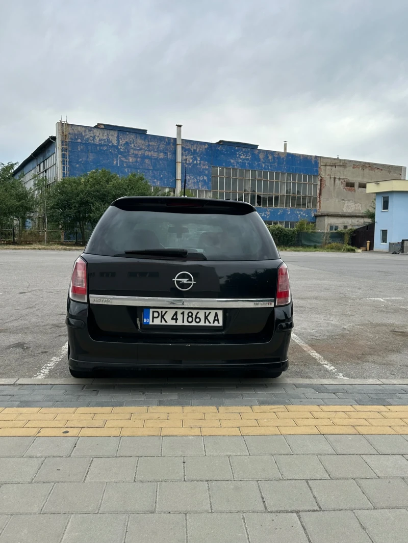 Opel Astra 1.9CDTI, снимка 4 - Автомобили и джипове - 53327907