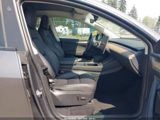 Tesla Model Y RWD* КОЖА* ПОДГРЕВ* ПАНОРАМА* , снимка 5 - Автомобили и джипове - 55639043