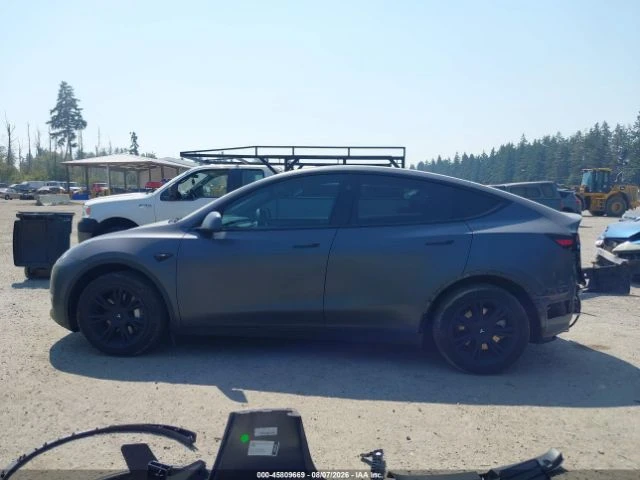 Tesla Model Y RWD* КОЖА* ПОДГРЕВ* ПАНОРАМА* , снимка 14 - Автомобили и джипове - 55639043