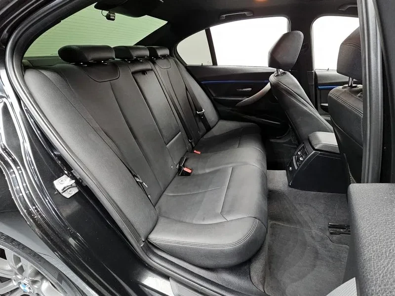 BMW 320 i M Sports - САМО 30% АВАНС, снимка 12 - Автомобили и джипове - 55896890