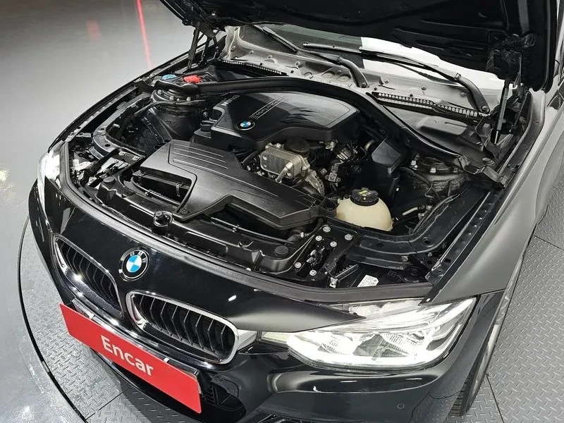 BMW 320 i M Sports - САМО 30% АВАНС, снимка 6 - Автомобили и джипове - 55896890
