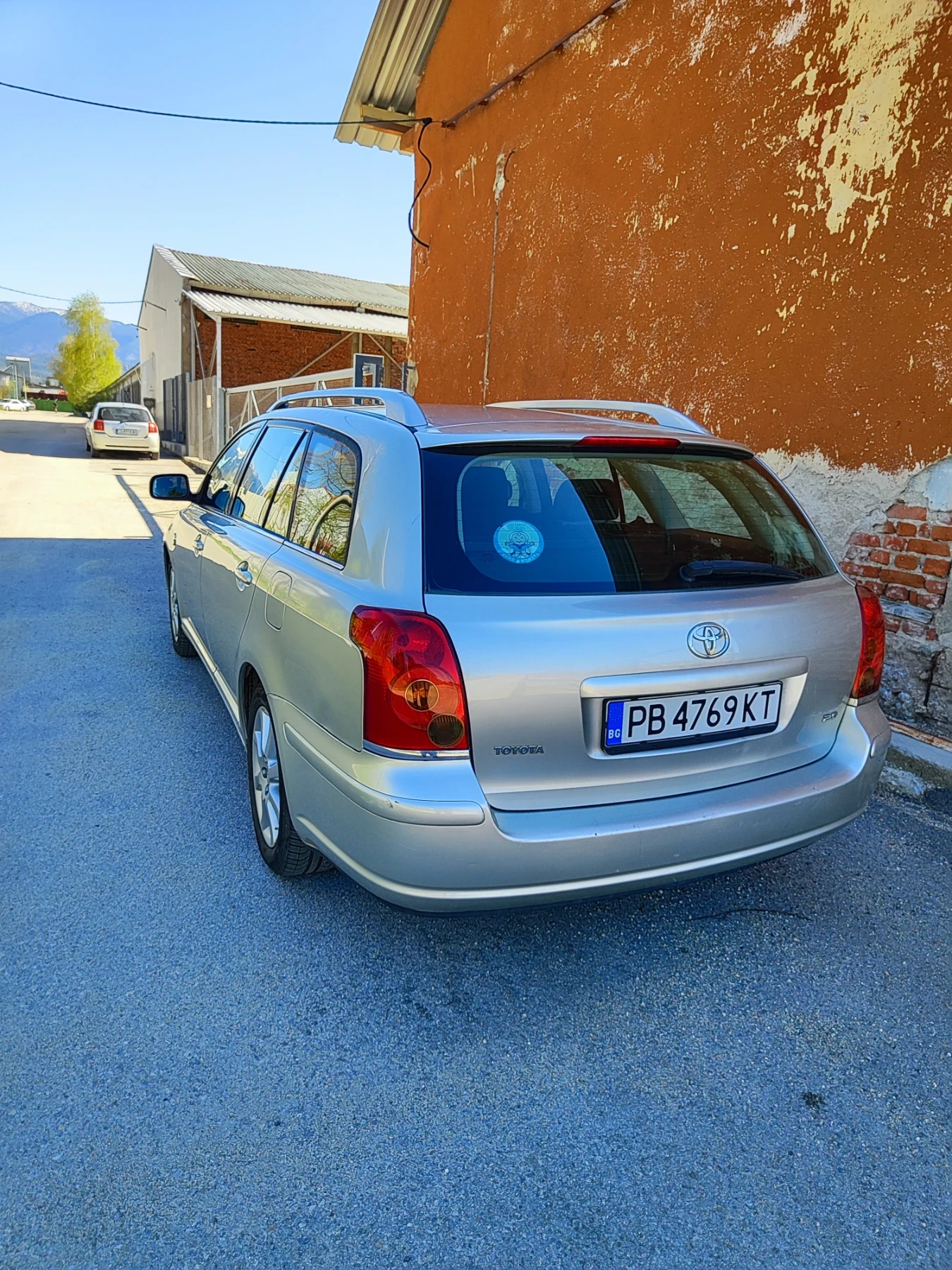 Toyota Avensis  - изображение 2