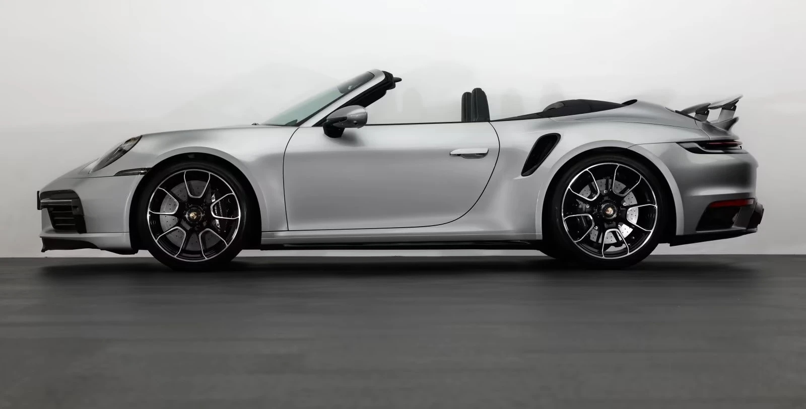 Porsche 911 Turbo S Cabrio  - изображение 4