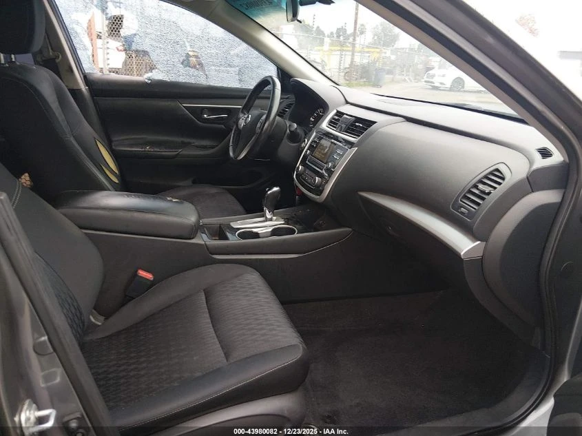 Nissan Altima 2.5L I-4 DOHC, VVT, 179HP Front Wheel Drive | Mobile.bg � ����������� 12