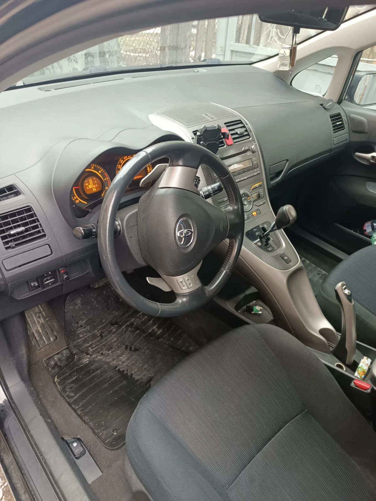 Toyota Auris  - изображение 7