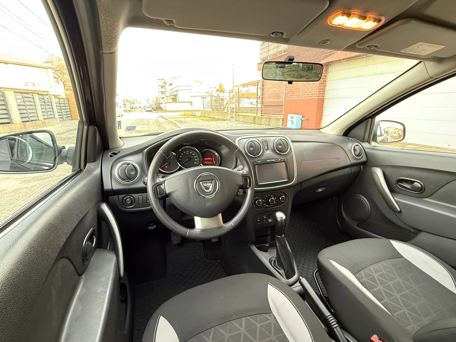 Dacia Sandero STEPWAY-105х.к-ШВЕЙЦАРИЯ - изображение 9