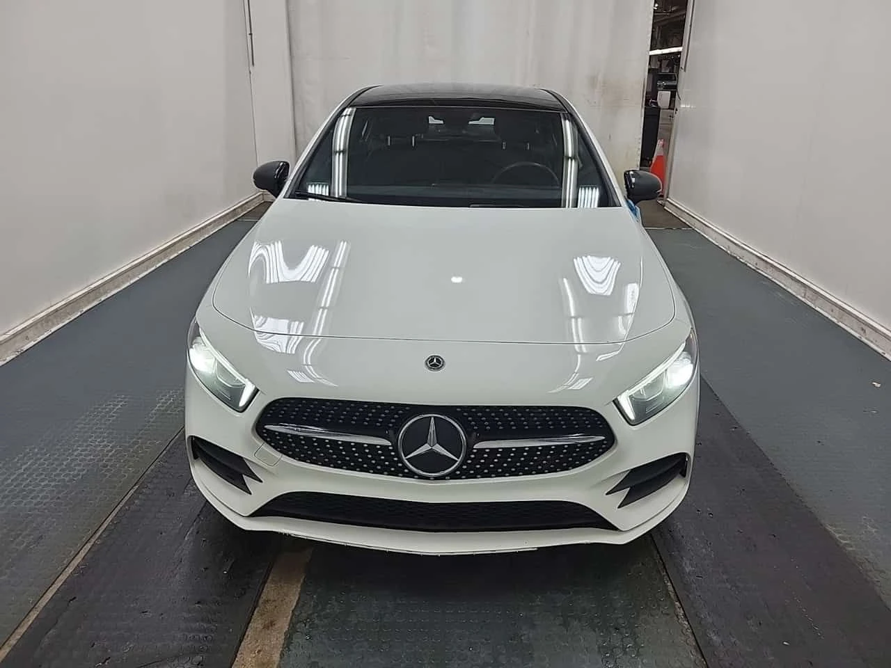 Mercedes-Benz A 220 * CARFAX * 2 КЛЮЧА, снимка 17 - Автомобили и джипове - 53831522