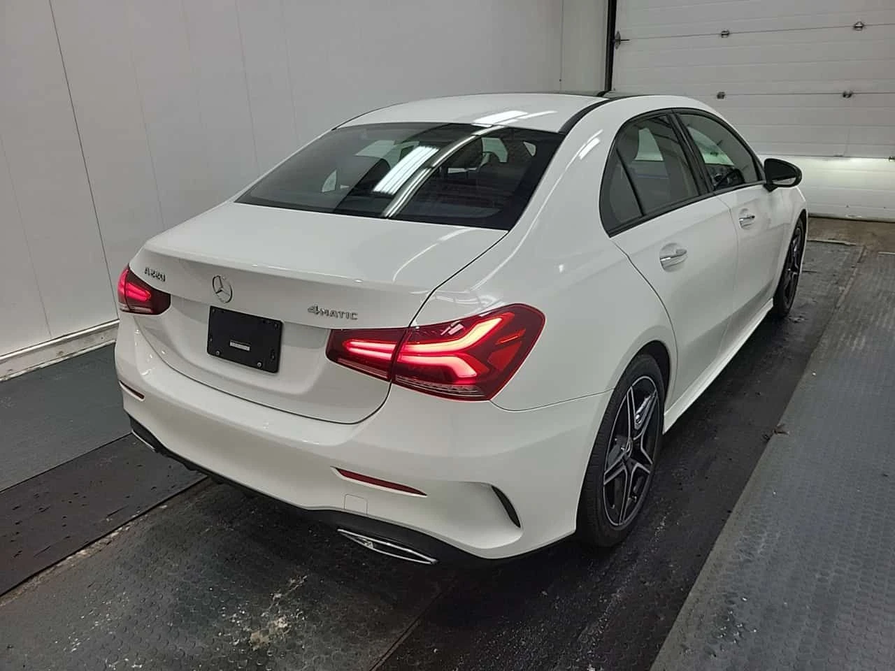 Mercedes-Benz A 220 * CARFAX * 2 КЛЮЧА, снимка 3 - Автомобили и джипове - 53831522