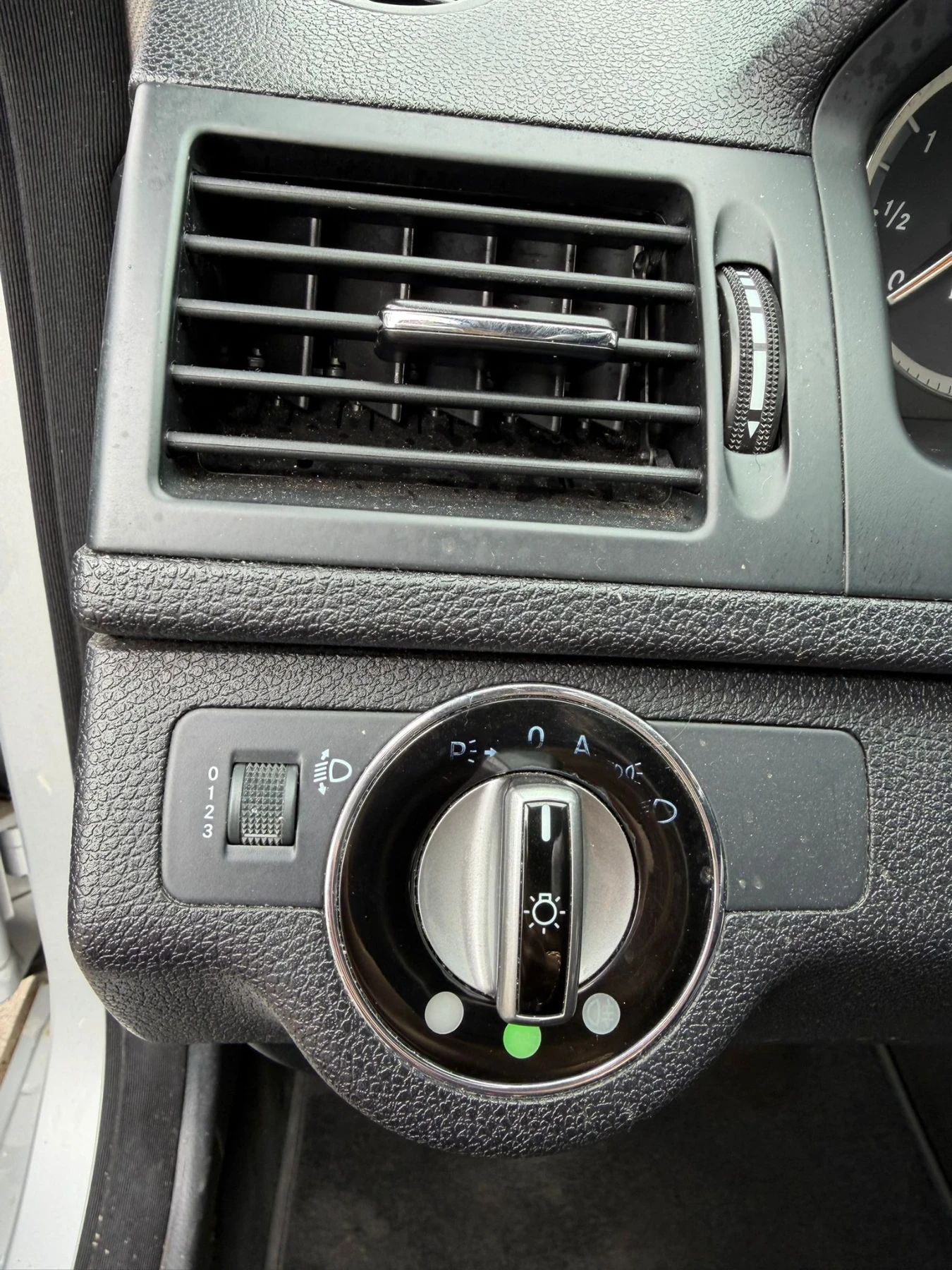 Mercedes-Benz C 220, снимка 7 - Автомобили и джипове - 54017513