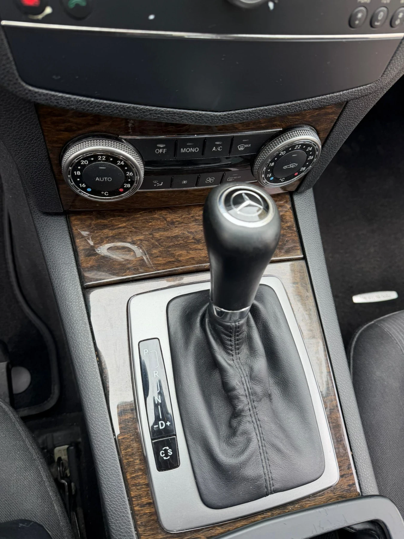 Mercedes-Benz C 220, снимка 9 - Автомобили и джипове - 54017513