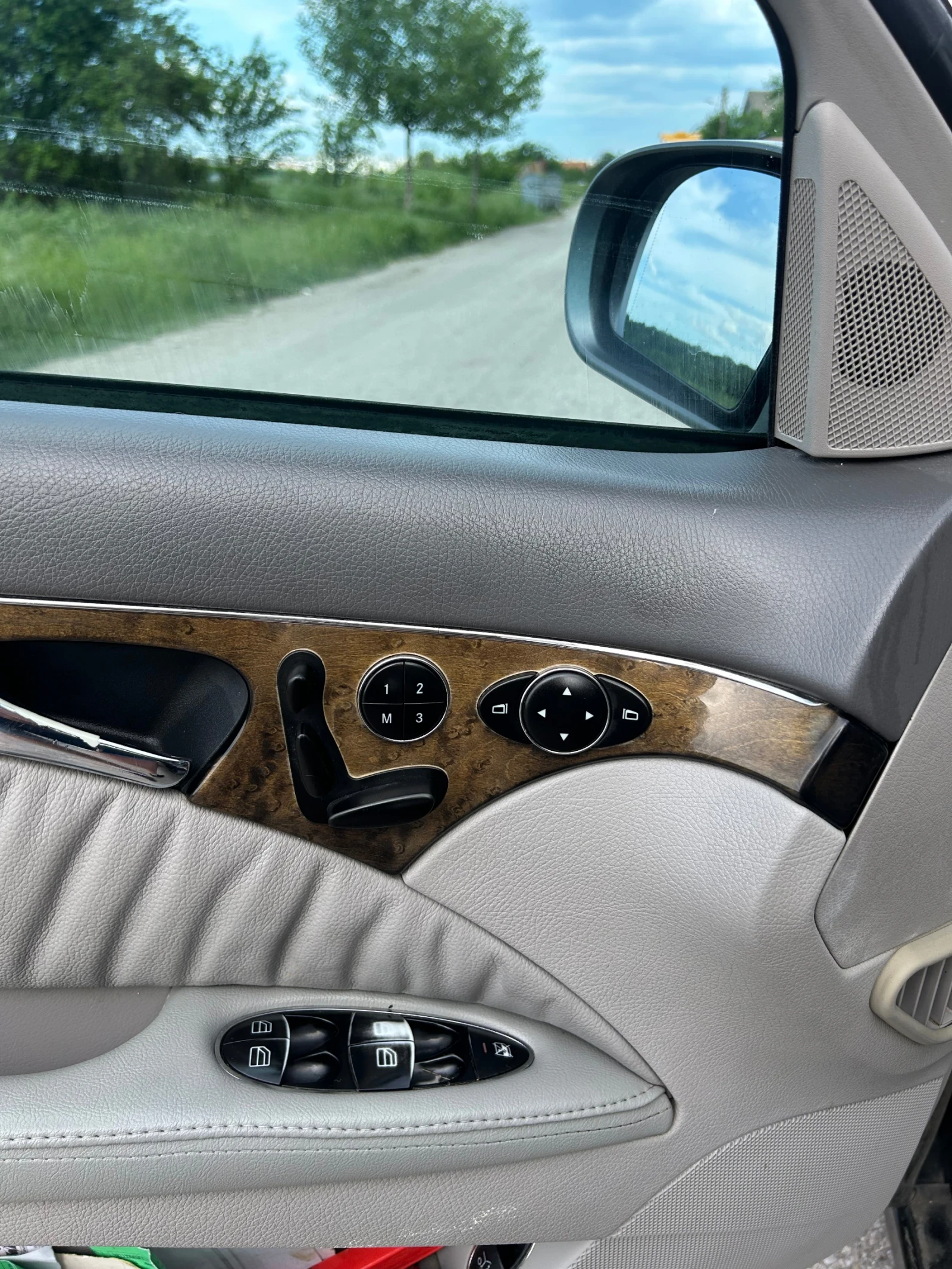 Mercedes-Benz E 320, снимка 6 - Автомобили и джипове - 54494100