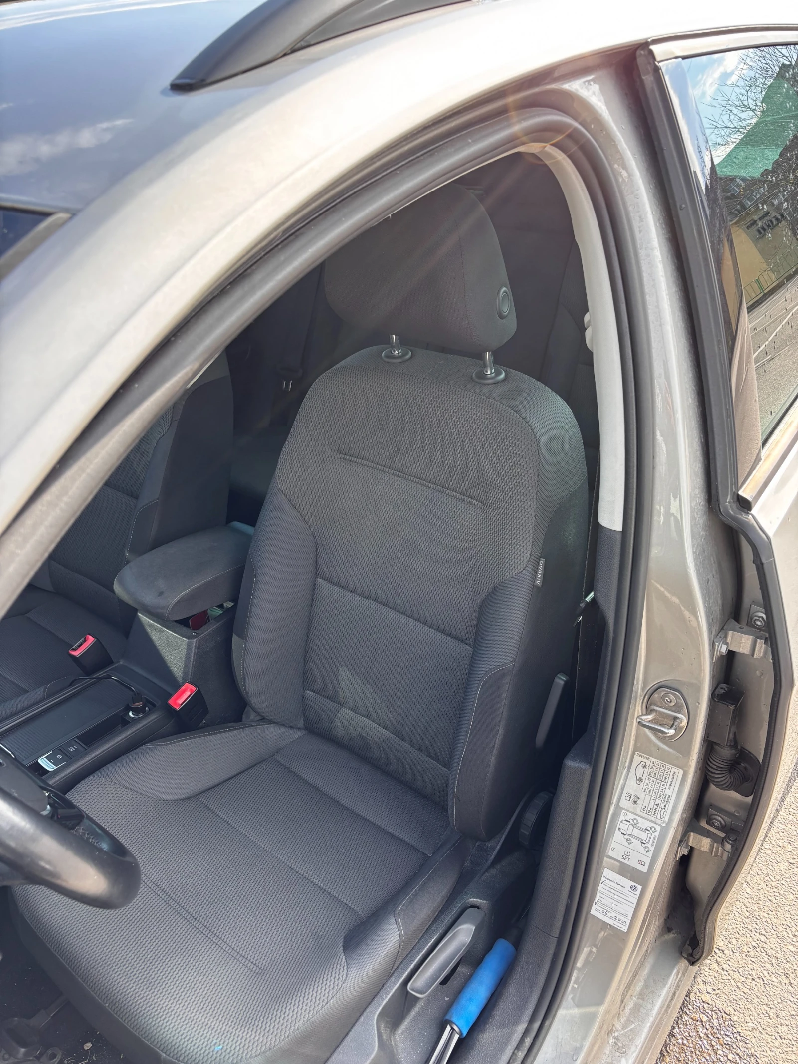 VW Golf  7.5 1.6 TDI, снимка 9 - Автомобили и джипове - 54768342