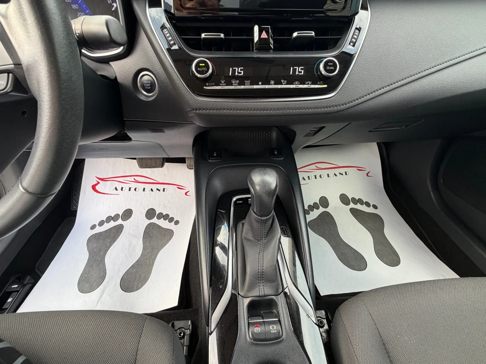 Toyota Corolla LED/NAVI/CARPLAY/CAM/СОБСТВЕН ЛИЗИНГ, снимка 11 - Автомобили и джипове - 55817021