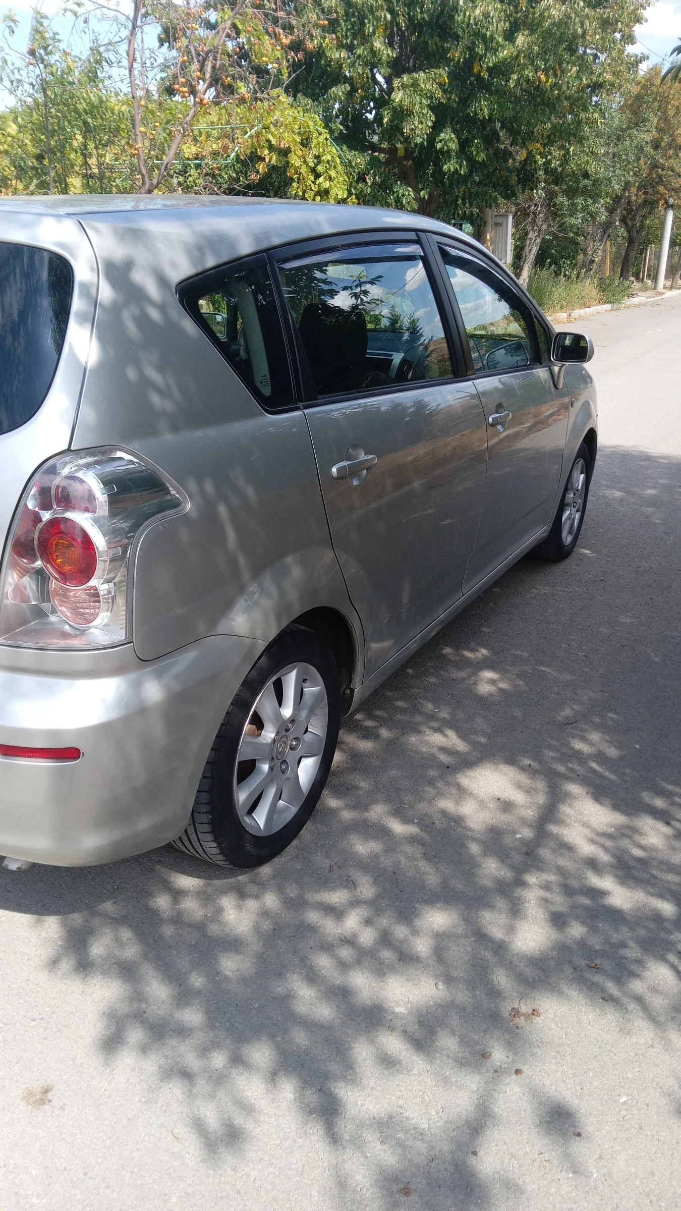 Toyota Corolla verso, снимка 10 - Автомобили и джипове - 55981158