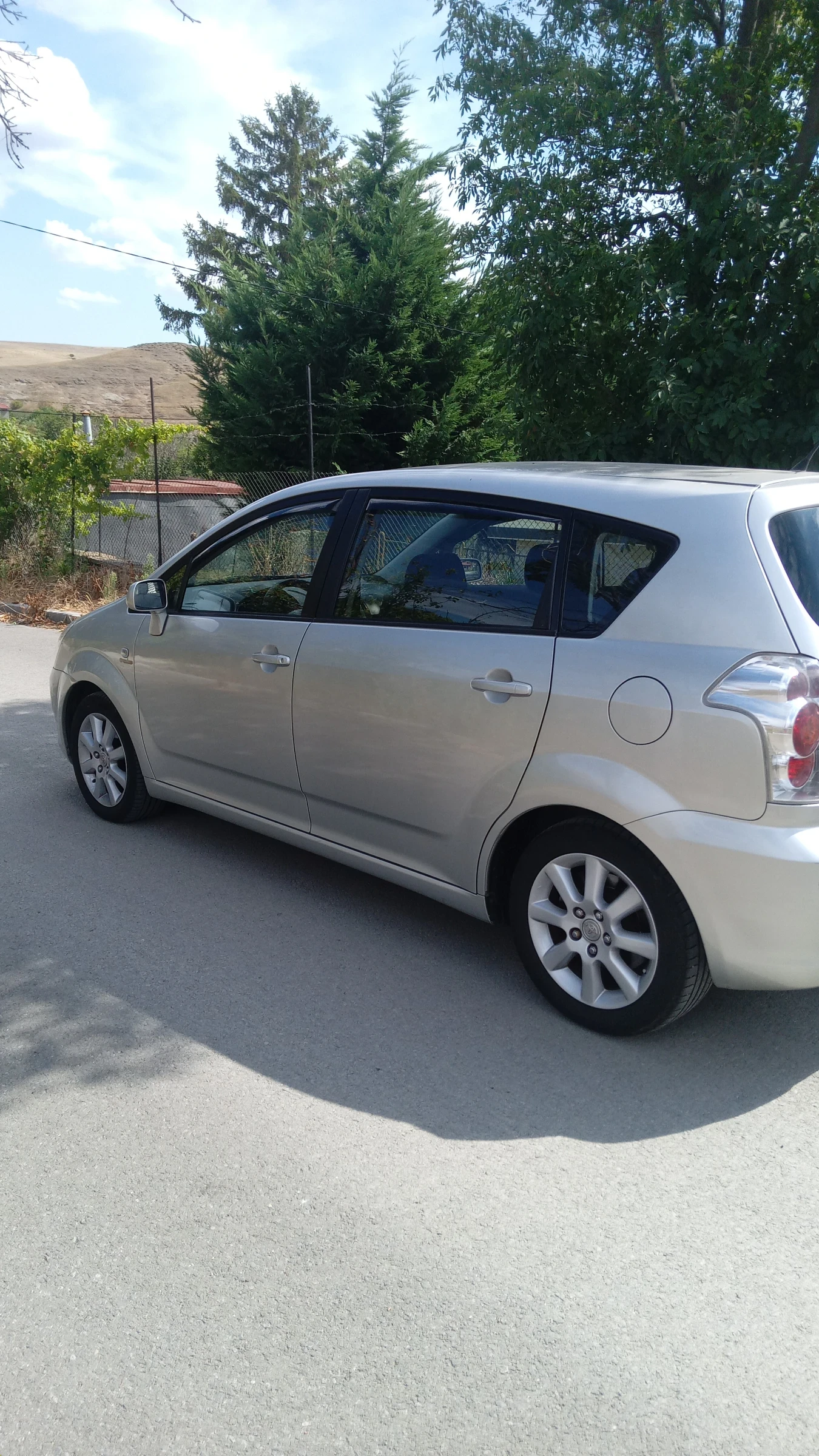 Toyota Corolla verso, снимка 13 - Автомобили и джипове - 55981158