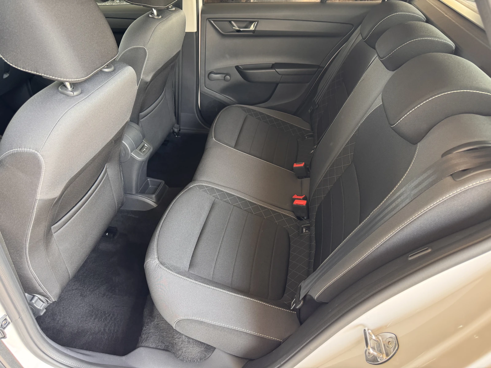 Skoda Fabia AMBITION/1.0TSI/95k.c./7AT, снимка 10 - Автомобили и джипове - 56105212