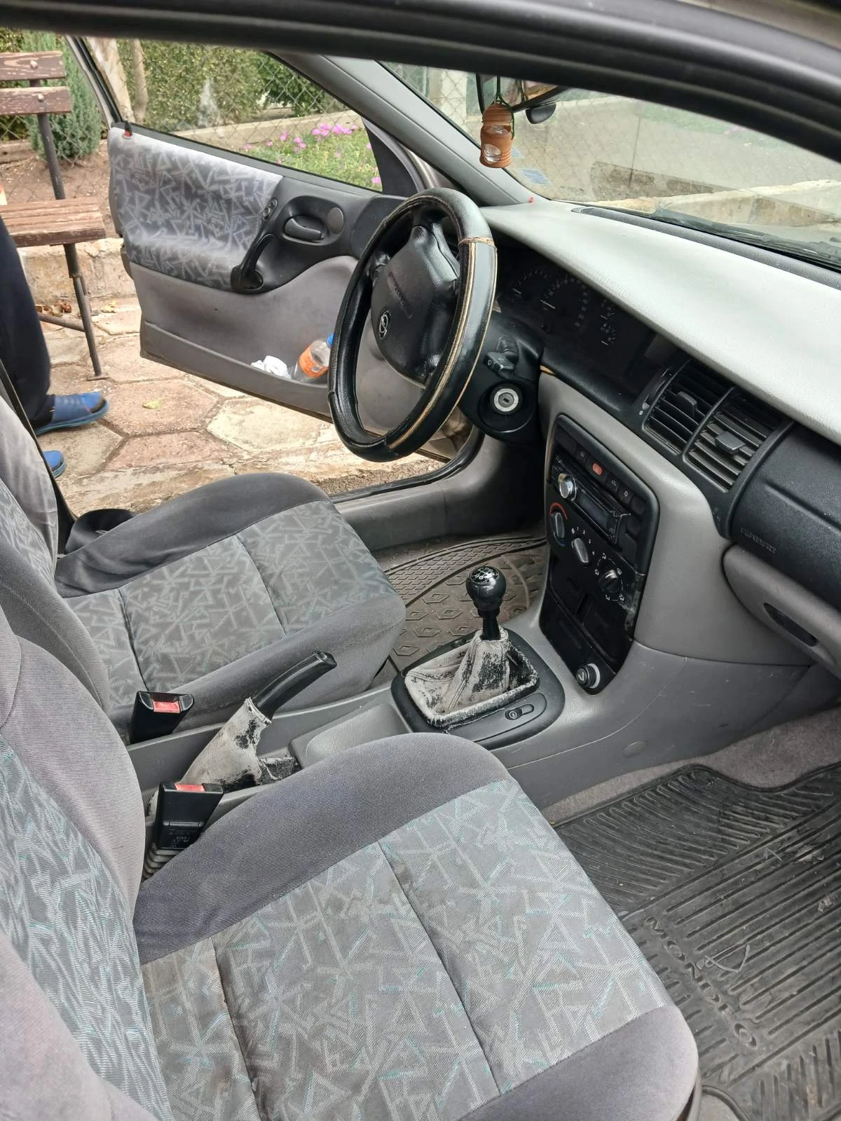 Opel Vectra 1, 7, снимка 5 - Автомобили и джипове - 56260495