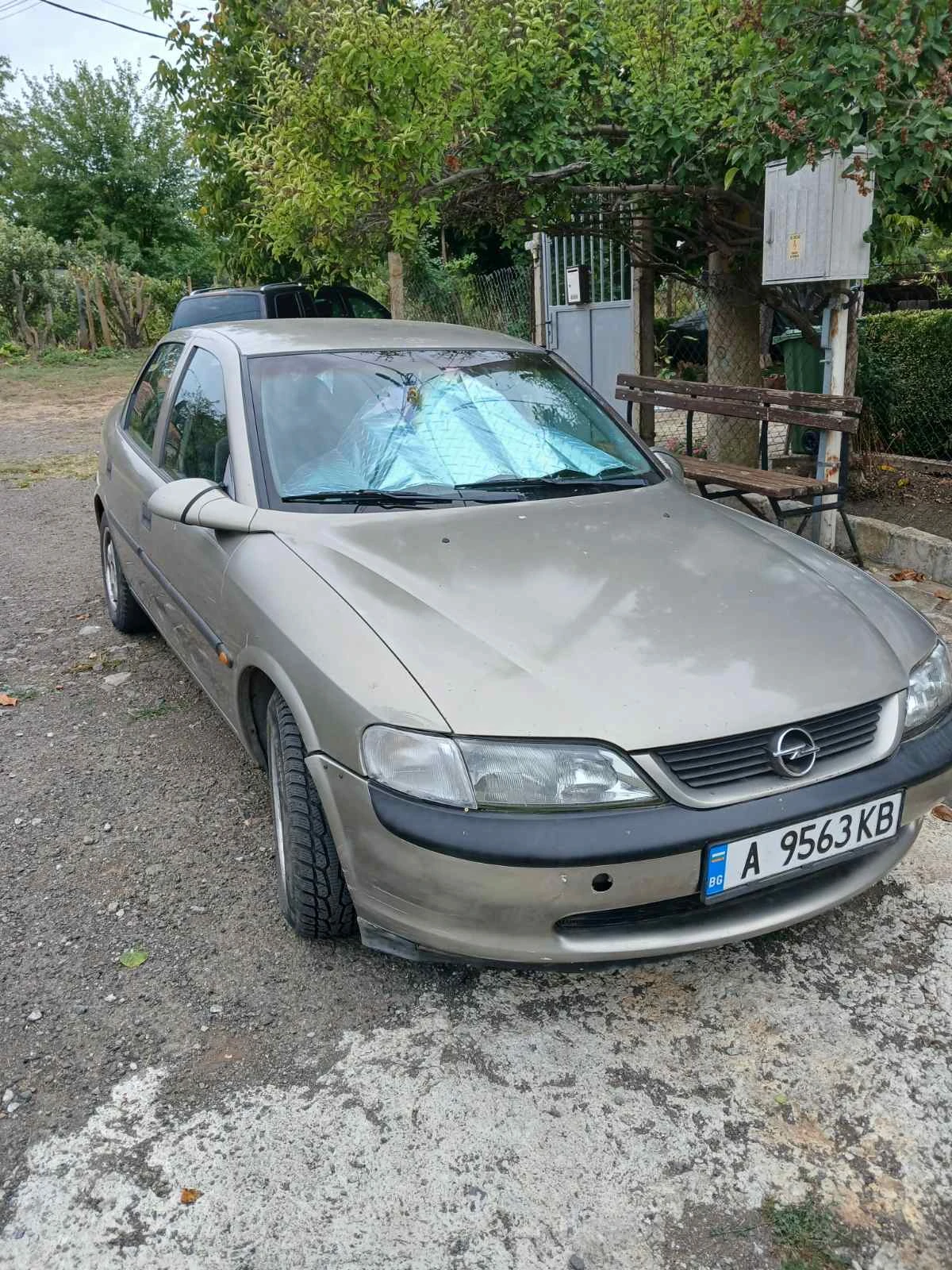 Opel Vectra 1, 7, снимка 6 - Автомобили и джипове - 56260495