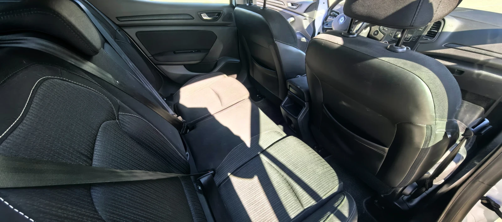 Renault Megane IV 1, 5DCI 115HP, снимка 6 - Автомобили и джипове - 56388909