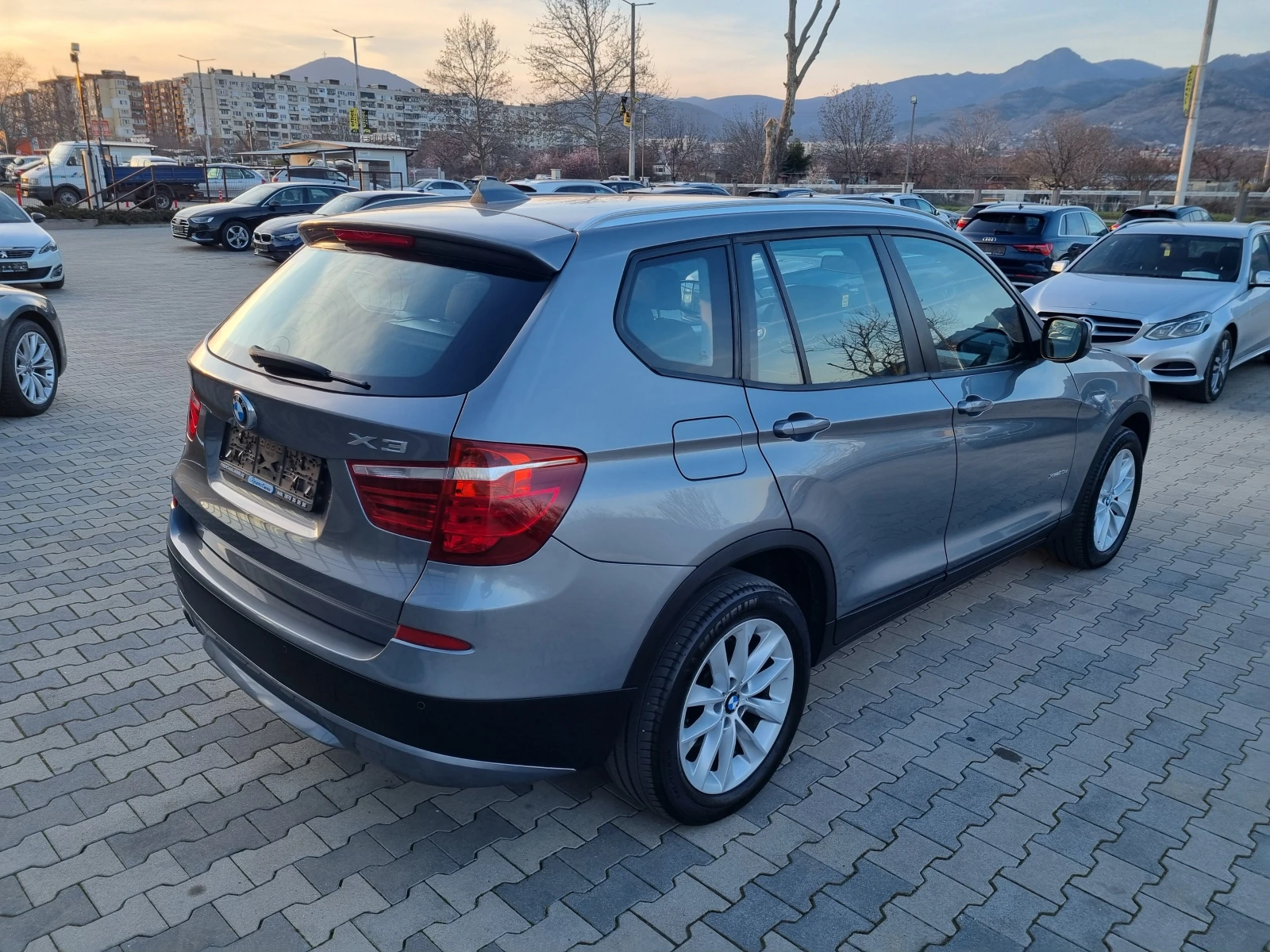 BMW X3 2.0D XDrive-АВТОМАТ= КСЕНОН, НАВИ, PDC, снимка 6 - Автомобили и джипове - 53833629