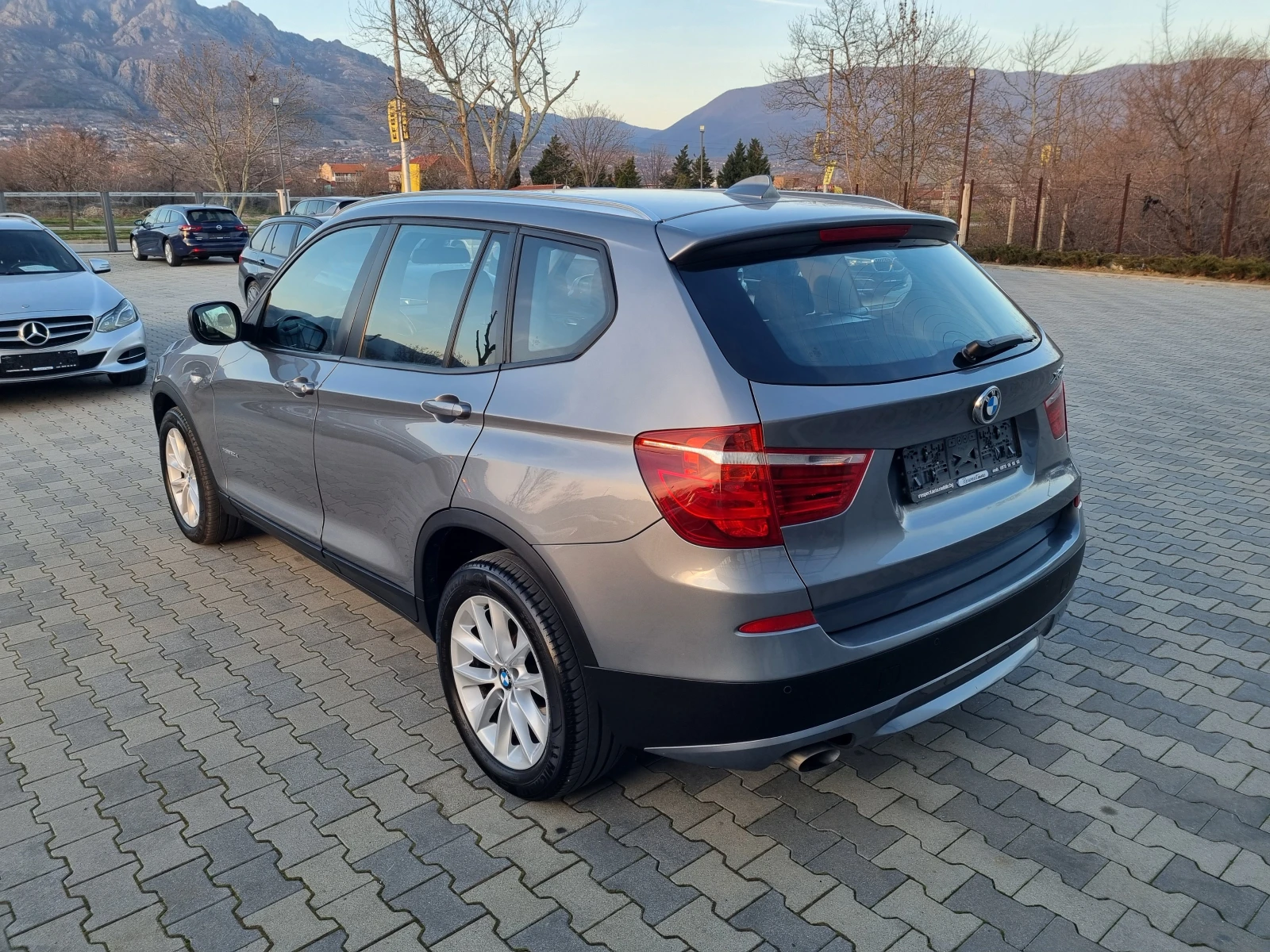 BMW X3 2.0D XDrive-АВТОМАТ= КСЕНОН, НАВИ, PDC, снимка 4 - Автомобили и джипове - 53833629