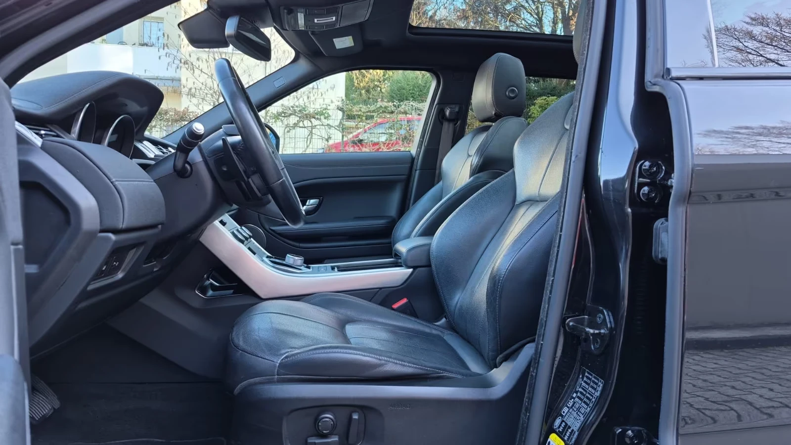 Land Rover Evoque 2.0/150HP/CAM/КОЖА/4x4/SPORT, снимка 5 - Автомобили и джипове - 53924367