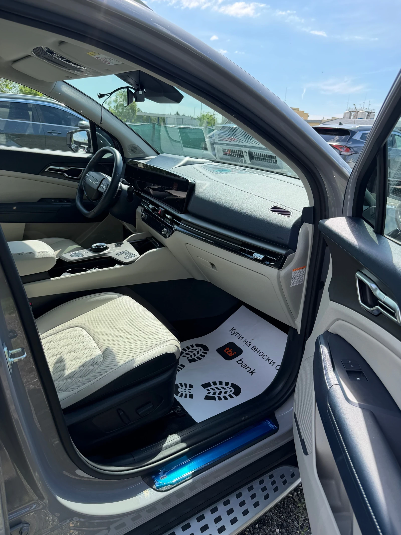 Kia Sportage НАЛИЧЕН* HYBRID* FULL* HEAD-UP* 360 * ОБШИТ САЛОН, снимка 10 - Автомобили и джипове - 54551765