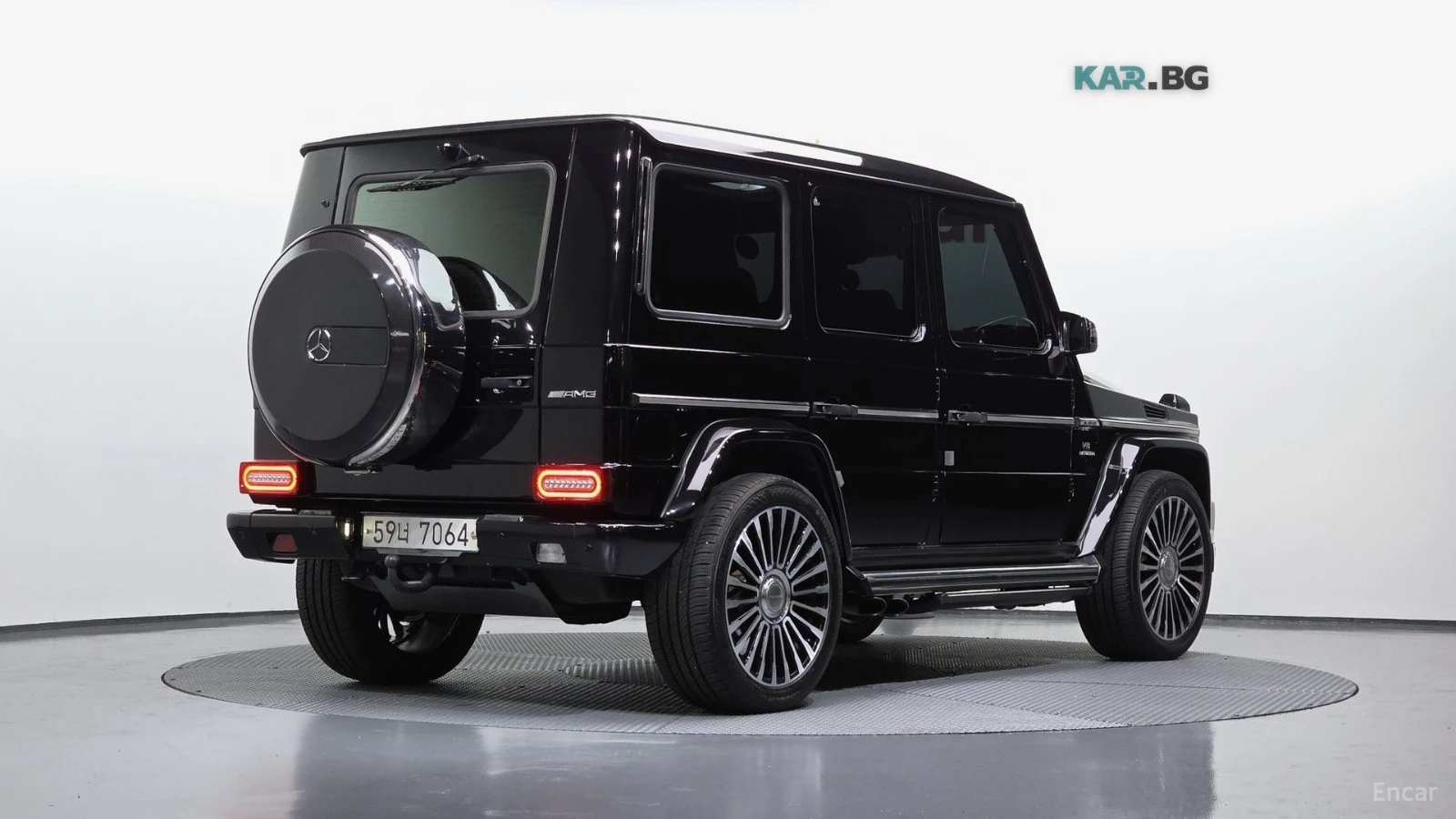 Mercedes-Benz G 63 AMG * 4MATIC* КОЖА* ПОДГРЕВ* ОБДУХВАНЕ* ШИБИДАХ* TV* F, снимка 2 - Автомобили и джипове - 54821909