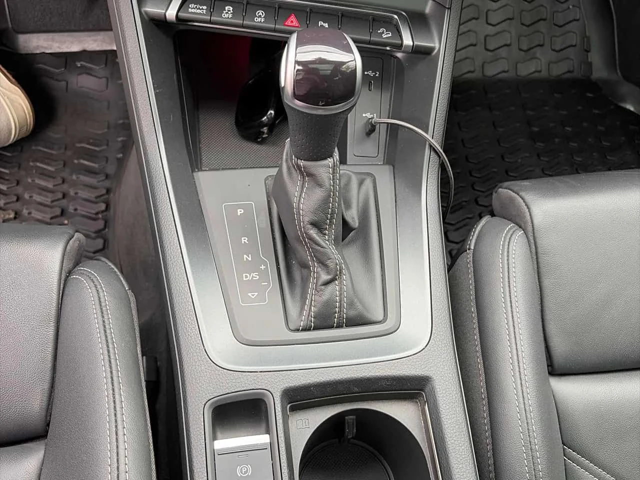 Audi Q3 * Progressiv * CARFAX * БЕЗ ПЪРВОНАЧАЛНА ВНОСКА, снимка 9 - Автомобили и джипове - 54918761