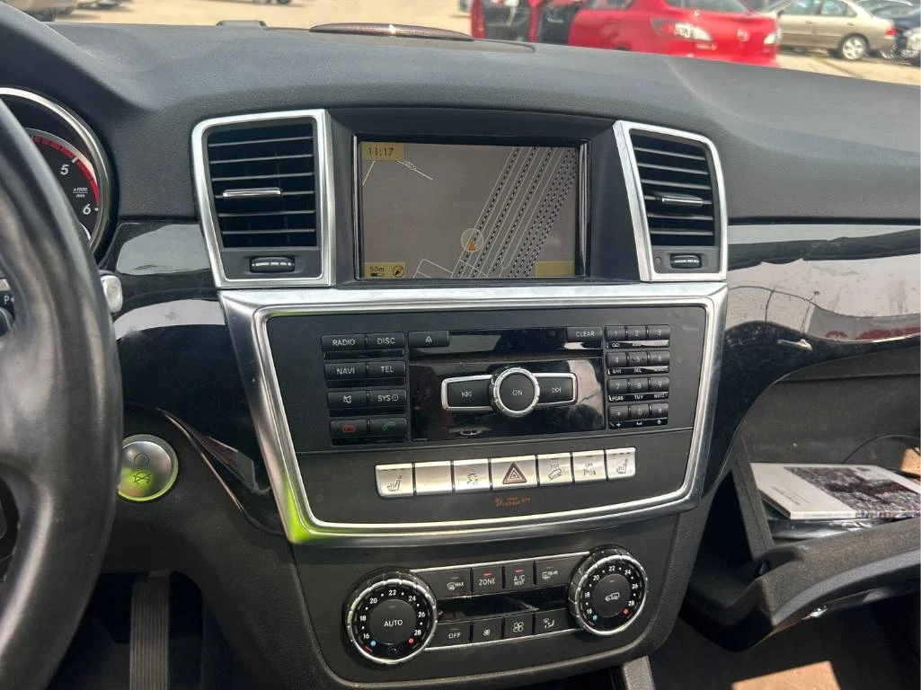 Mercedes-Benz ML 350 BlueTEC* CARFAX* ОПЦИЯ ЗА ФИНАНСИРАНЕ* , снимка 11 - Автомобили и джипове - 55477829