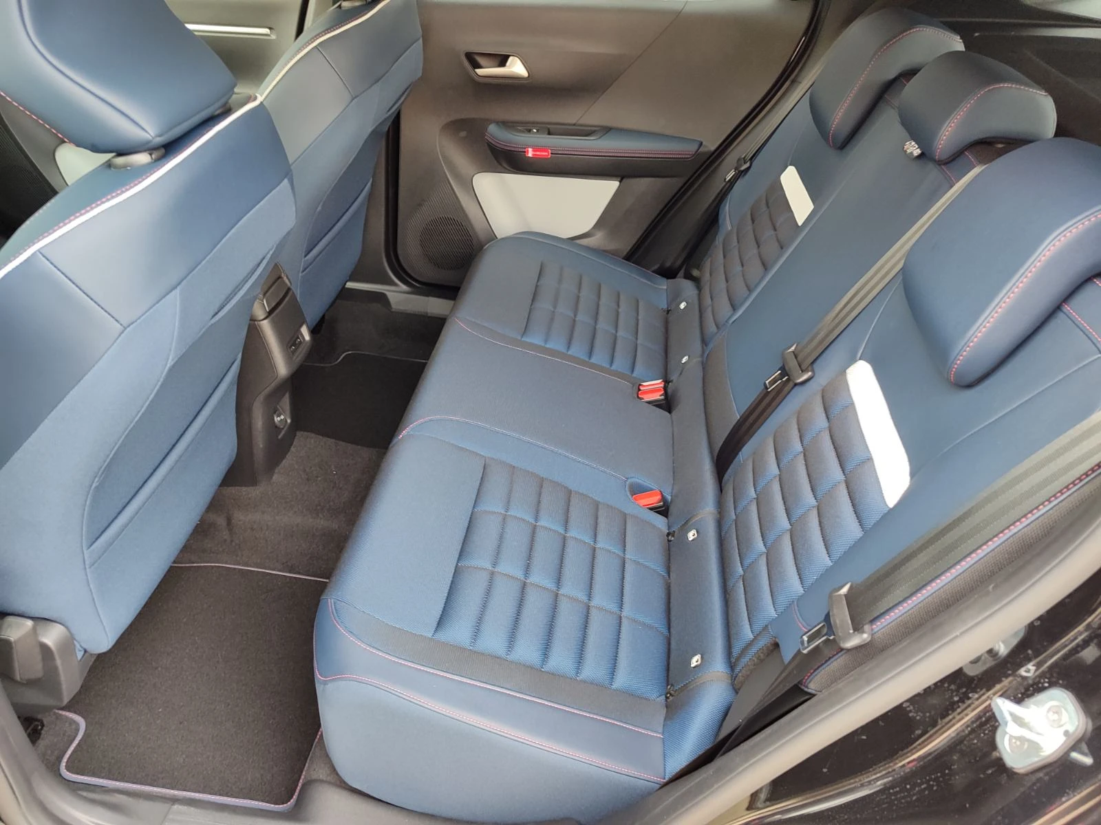 Citroen C3 Aircross COLLECTION HYBRID 145 Automatic E6, снимка 12 - Автомобили и джипове - 56223312
