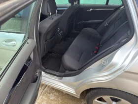 Mercedes-Benz 220, снимка 10