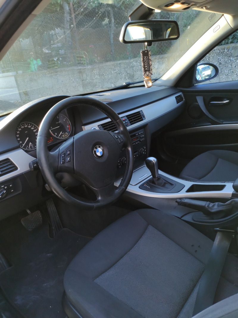 BMW 320, снимка 5 - Автомобили и джипове - 45207356