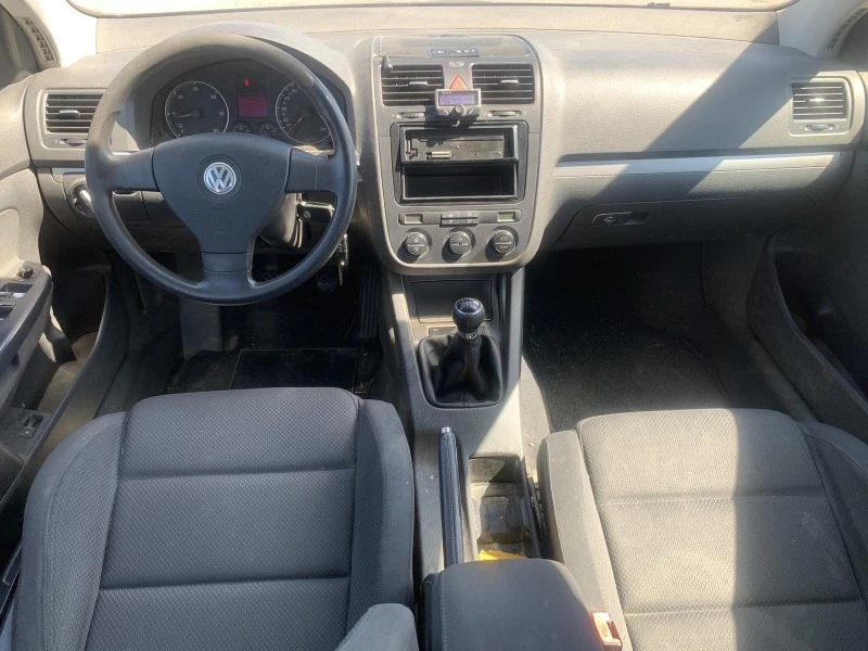 VW Golf 2.0 TDI, снимка 5 - Автомобили и джипове - 47631231