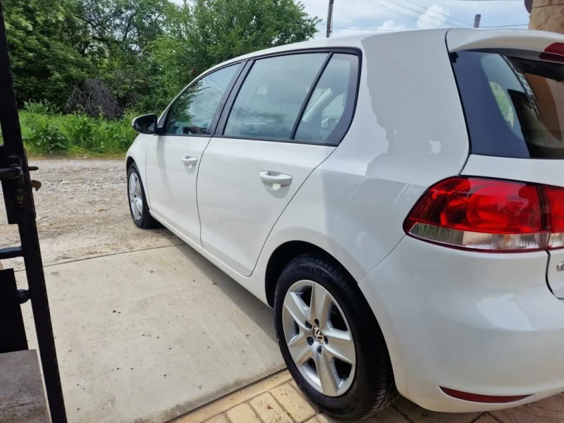 VW Golf 1.6TDi-105k.c., снимка 4 - Автомобили и джипове - 48604711