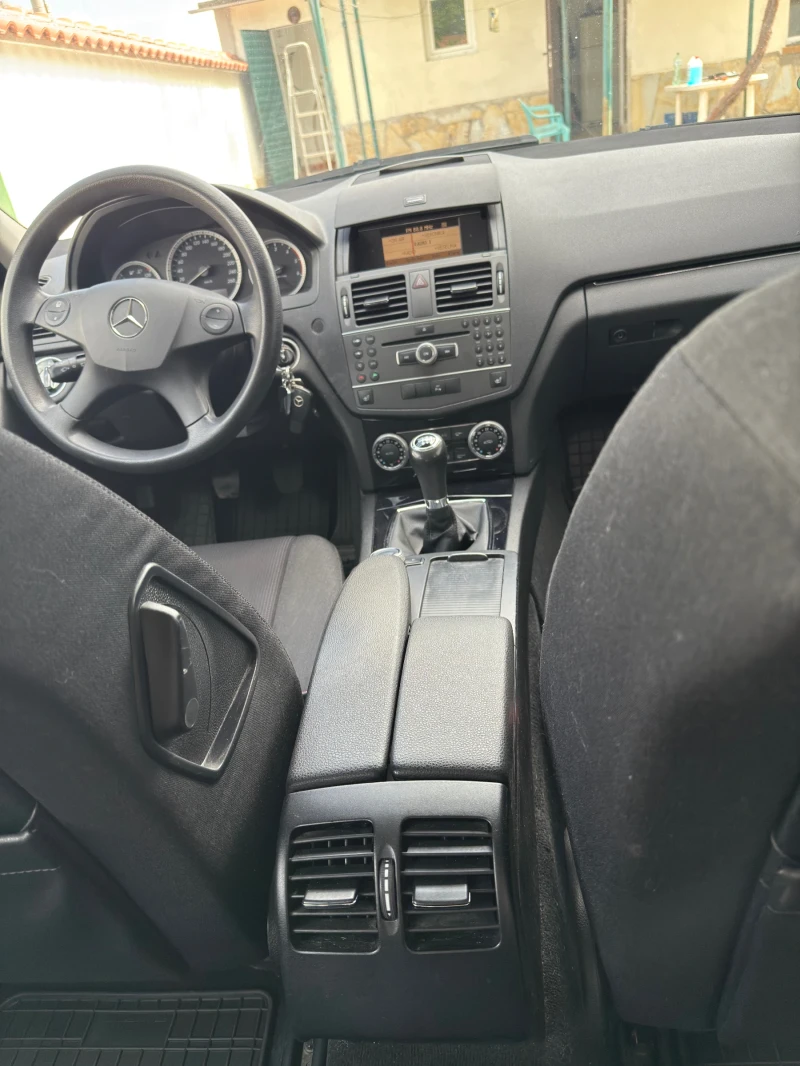 Mercedes-Benz 220, снимка 12 - Автомобили и джипове - 52486232