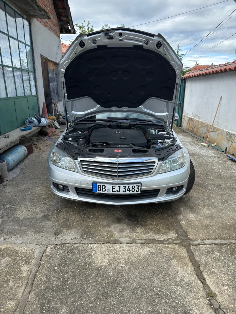 Mercedes-Benz 220, снимка 2 - Автомобили и джипове - 52486232