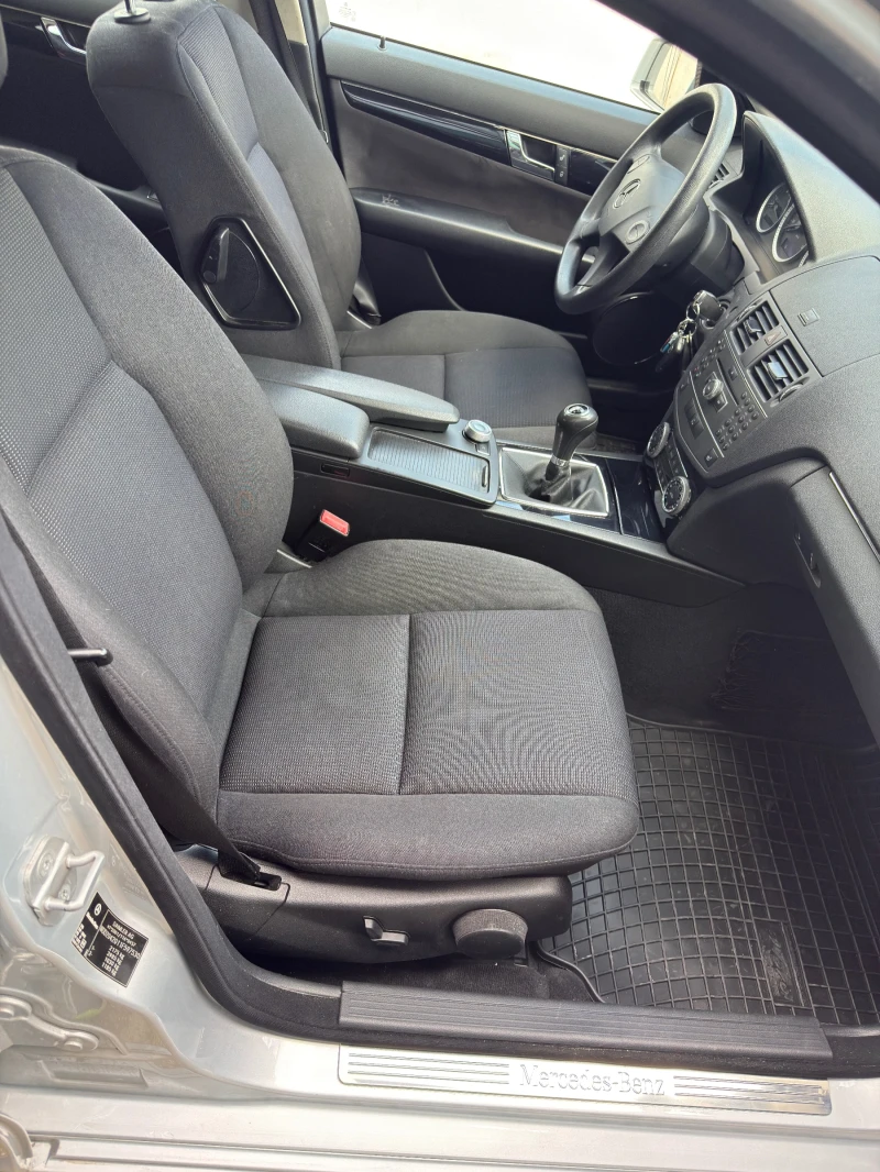 Mercedes-Benz 220, снимка 14 - Автомобили и джипове - 52486232