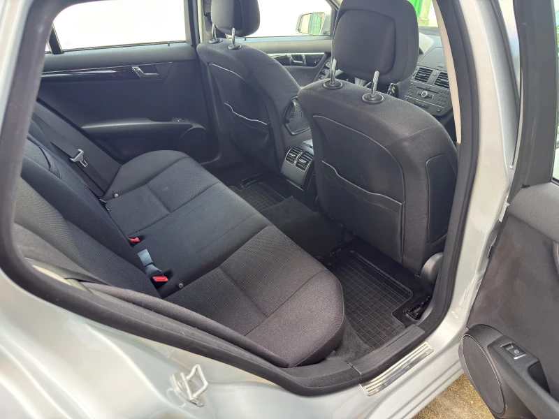 Mercedes-Benz 220, снимка 13 - Автомобили и джипове - 52486232