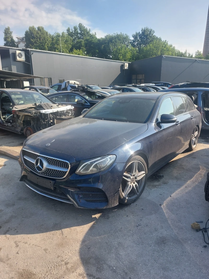 Mercedes-Benz E 220 d W213 AMG Комби, снимка 2 - Автомобили и джипове - 51106328