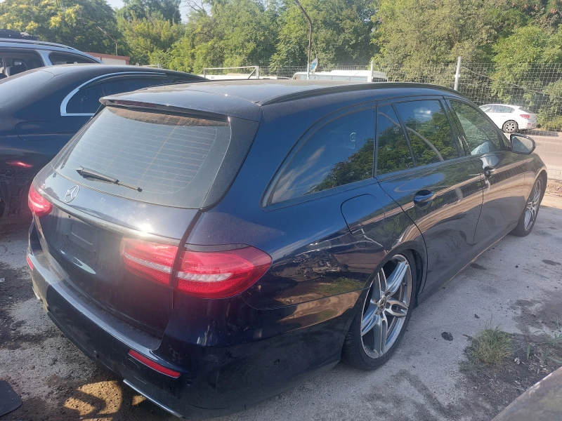 Mercedes-Benz E 220 d W213 AMG Комби, снимка 7 - Автомобили и джипове - 51106328