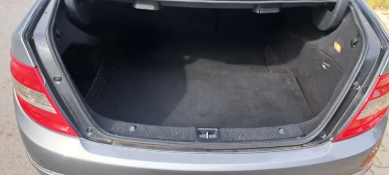 Mercedes-Benz C 200 Седан, снимка 9 - Автомобили и джипове - 52544455