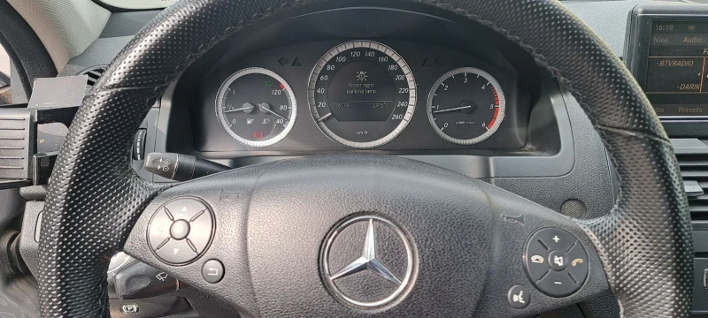 Mercedes-Benz C 200 Седан, снимка 12 - Автомобили и джипове - 52544455