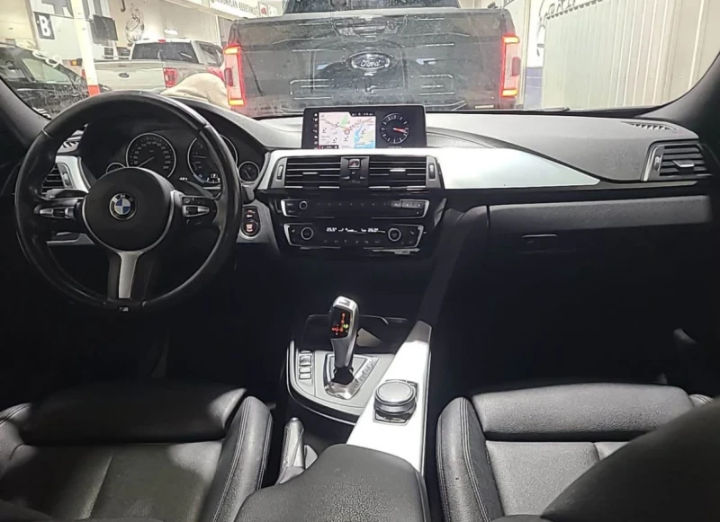 BMW 330 M PACK * * XDRIVE * * CARFAX * * АВТО КРЕДИТ * * , снимка 4 - Автомобили и джипове - 52854196