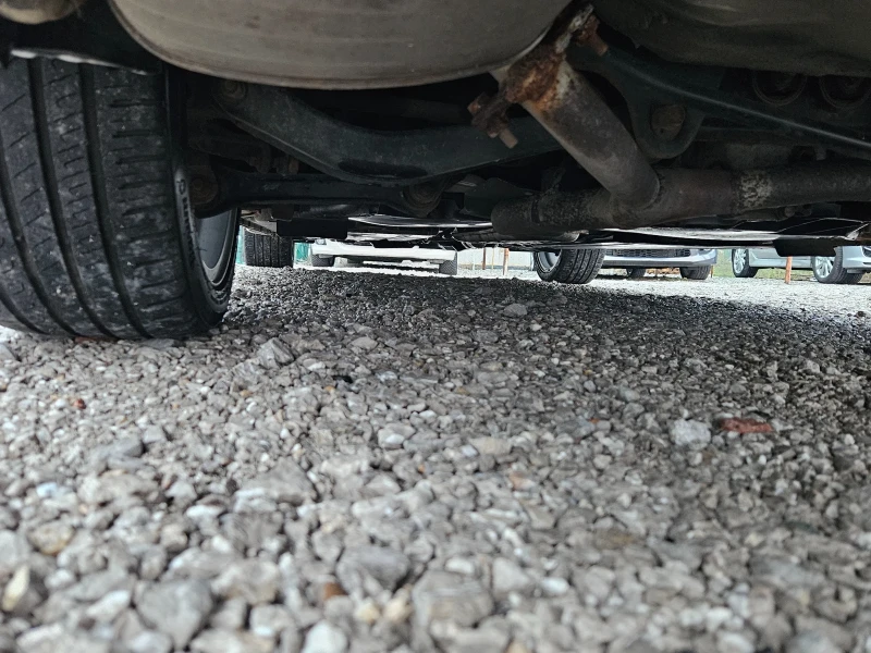 Subaru Legacy 2.0R Швейцария, снимка 12 - Автомобили и джипове - 53036296