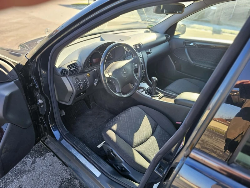 Mercedes-Benz C 180 Kompressor, снимка 7 - Автомобили и джипове - 53130909