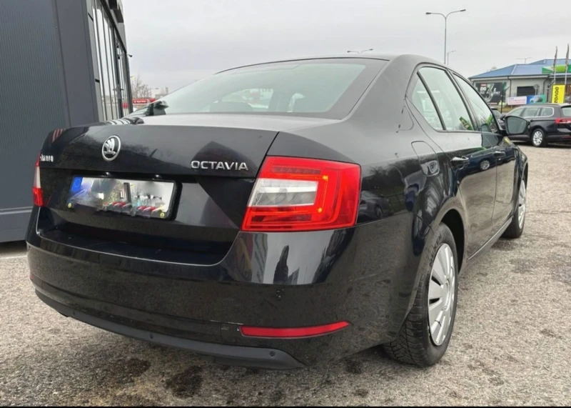 Skoda Octavia 1.6 TDI 105кс. Clima, снимка 3 - Автомобили и джипове - 53371163