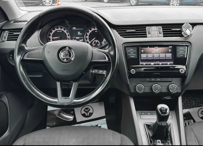 Skoda Octavia 1.6 TDI 105кс. Clima, снимка 6 - Автомобили и джипове - 53371163
